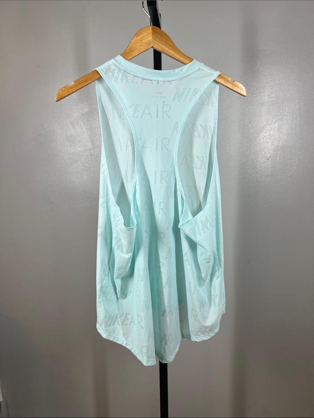 Nike Women’s Mint Green Nike Air Sleeveless Tank Top - Picture 2 of 6
